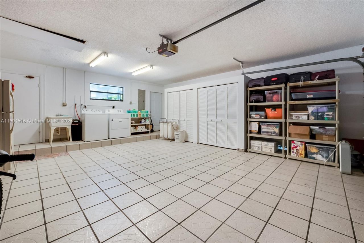 8345 SW 168th Ter, Palmetto Bay, FL 33157 Photo