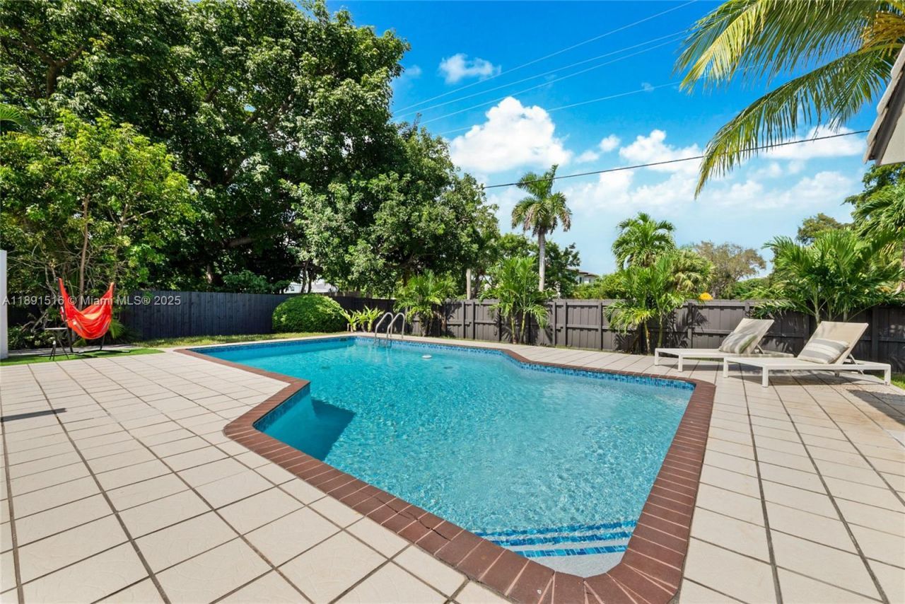 8345 SW 168th Ter, Palmetto Bay, FL 33157 Photo