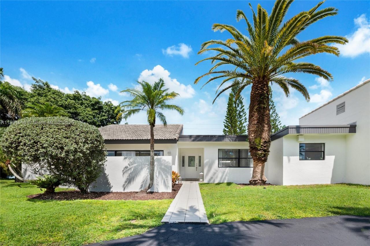 8345 SW 168th Ter, Palmetto Bay, FL 33157 Photo