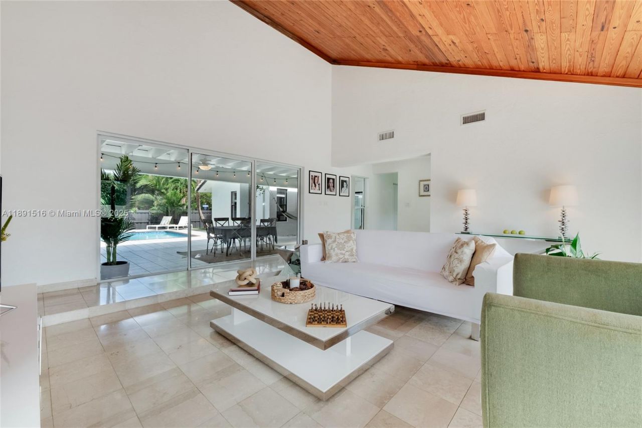 8345 SW 168th Ter, Palmetto Bay, FL 33157 Photo