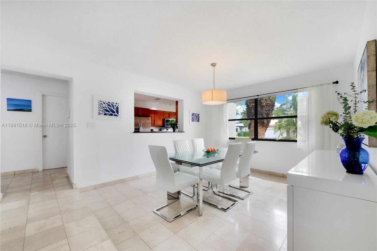 8345 SW 168th Ter, Palmetto Bay, FL 33157 Photo