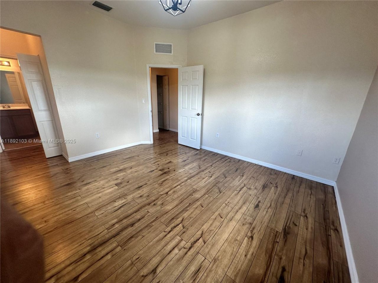 10800 NW 88th Ter, Unit 218, Doral, FL 33178 Photo