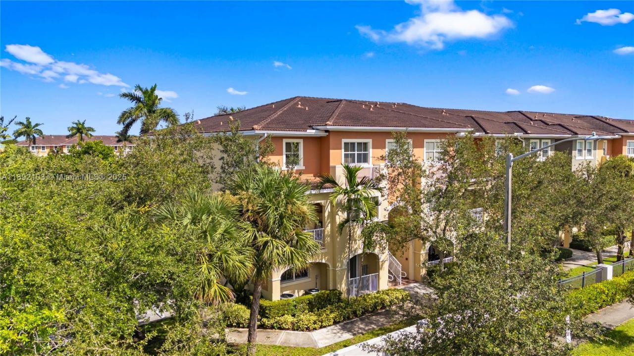 10800 NW 88th Ter, Unit 218, Doral, FL 33178 Photo