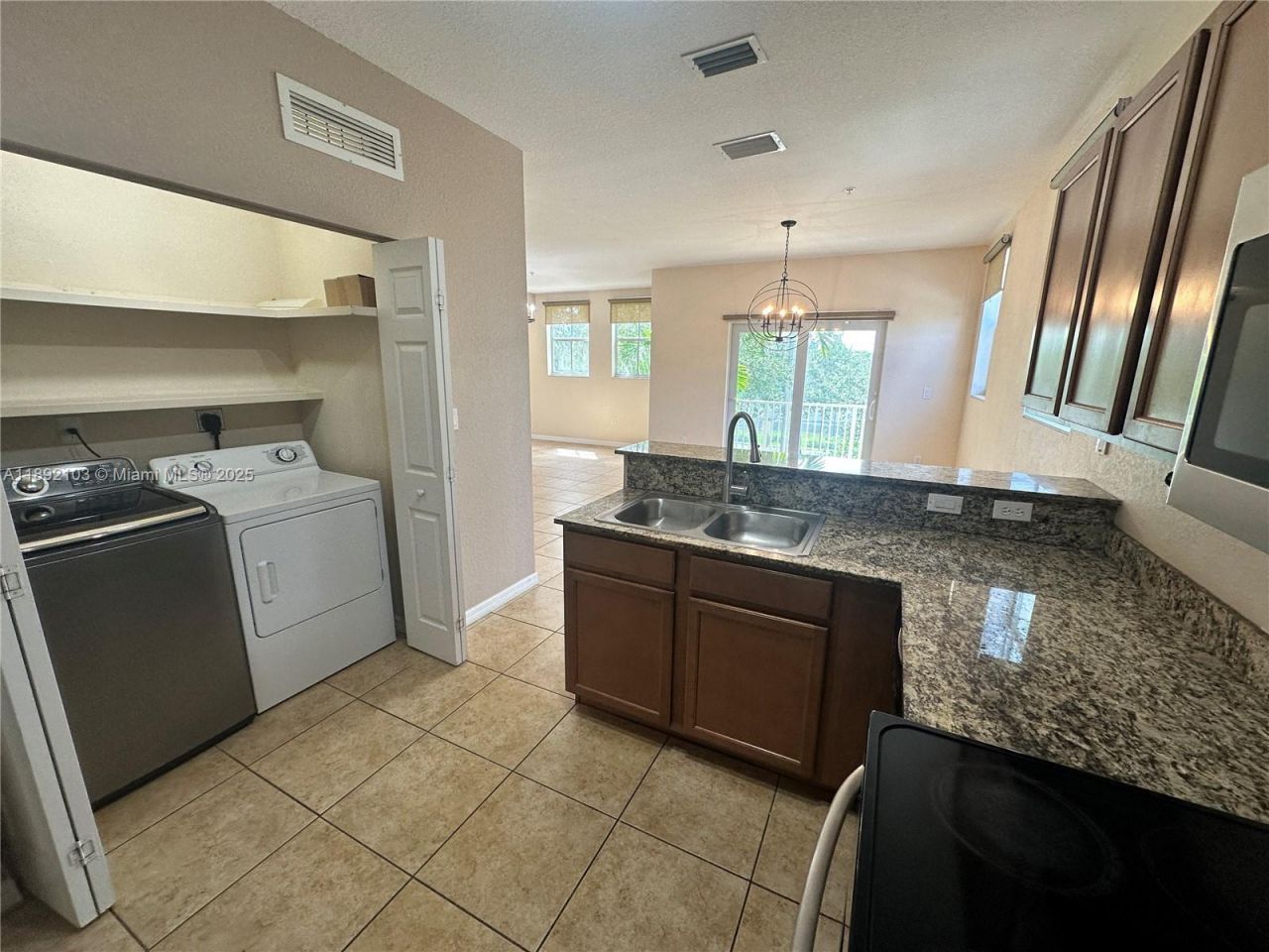 10800 NW 88th Ter, Unit 218, Doral, FL 33178 Photo