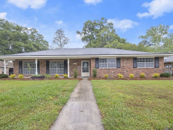 9521 Glensade Dr, Baton Rouge, LA 70814
