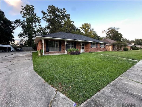 9521 Glensade Dr, Baton Rouge, LA 70814