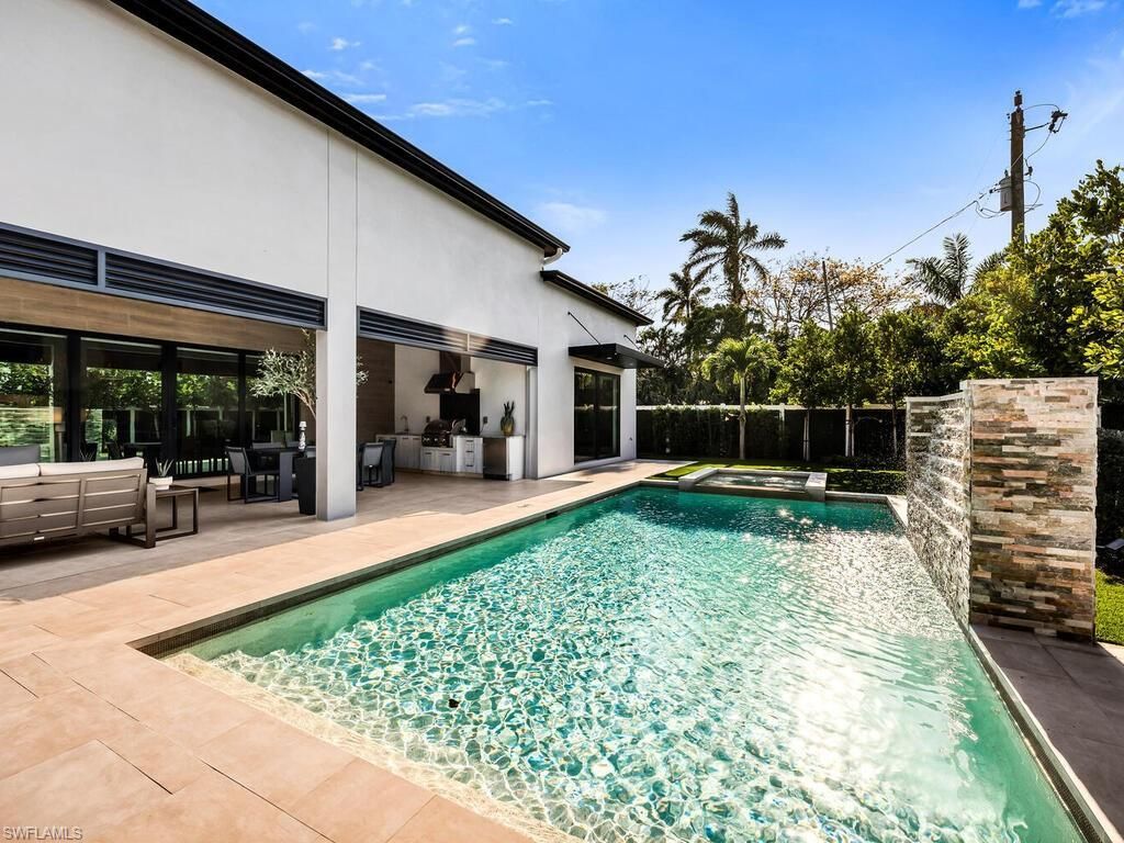 1251 Creech Rd, Naples, FL 34103 Photo