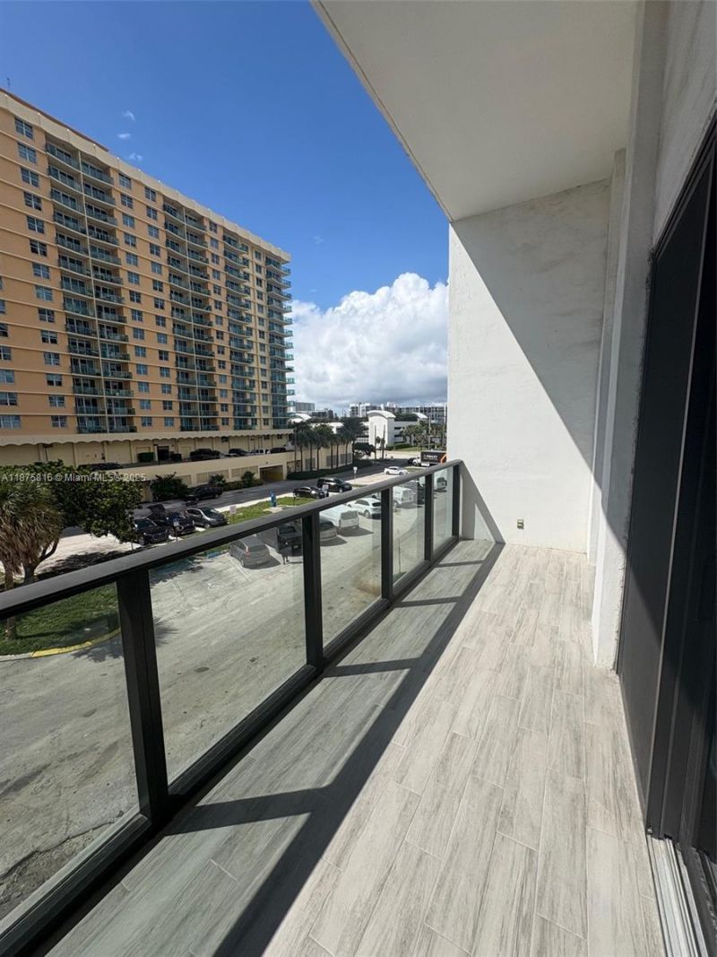 2301 S Ocean Dr, Unit 307, Hollywood, FL 33019 Photo