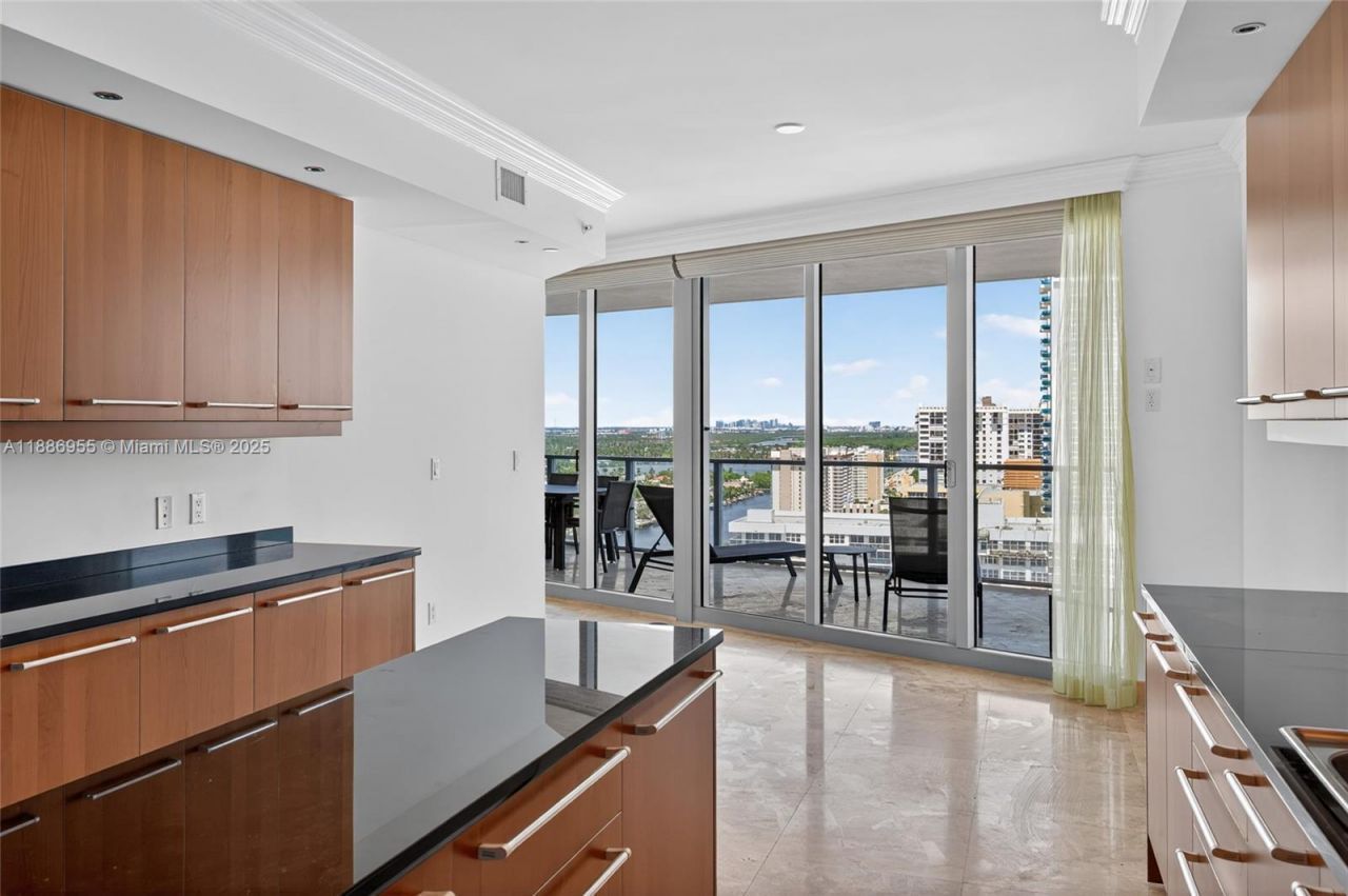 3101 S Ocean Dr, Unit 2403, Hollywood, FL 33019 Photo