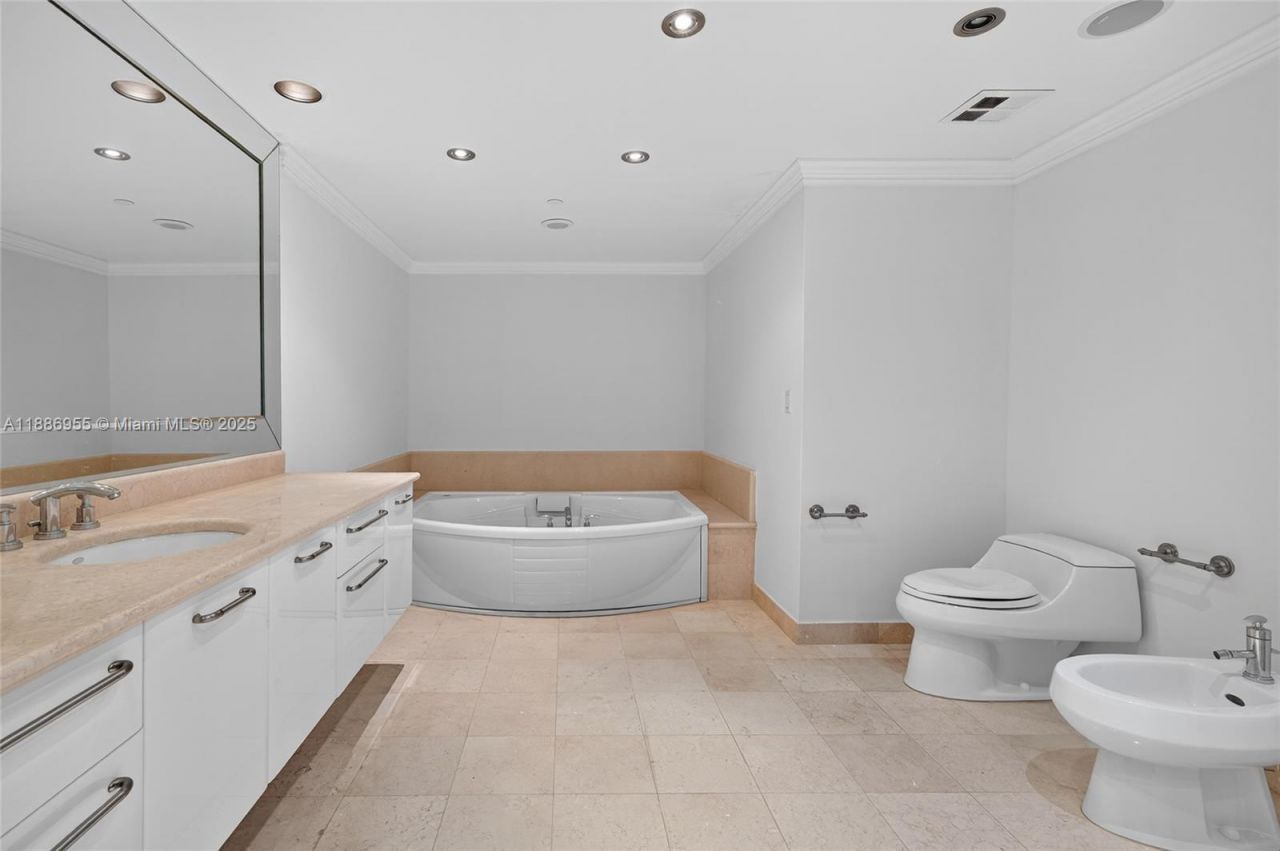 3101 S Ocean Dr, Unit 2403, Hollywood, FL 33019 Photo