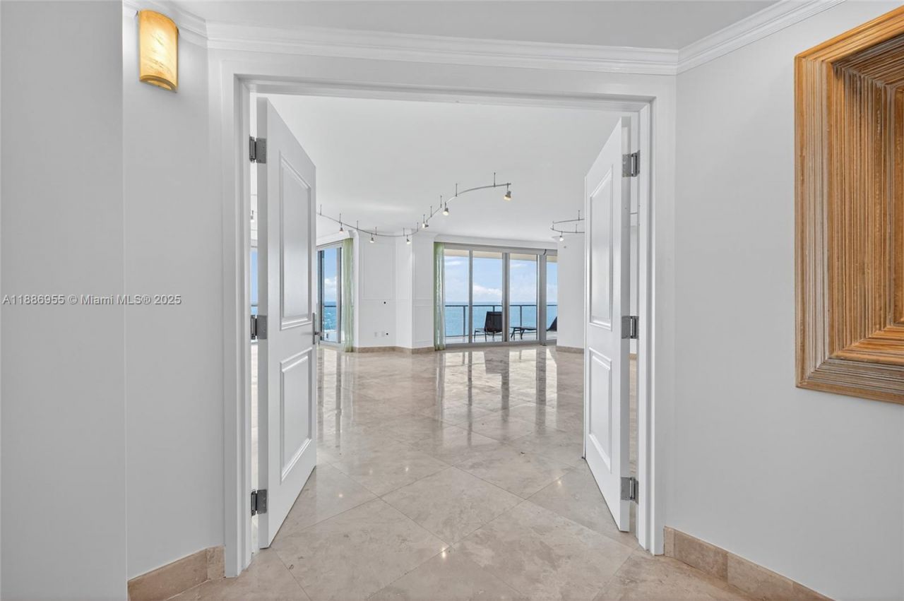 3101 S Ocean Dr, Unit 2403, Hollywood, FL 33019 Photo