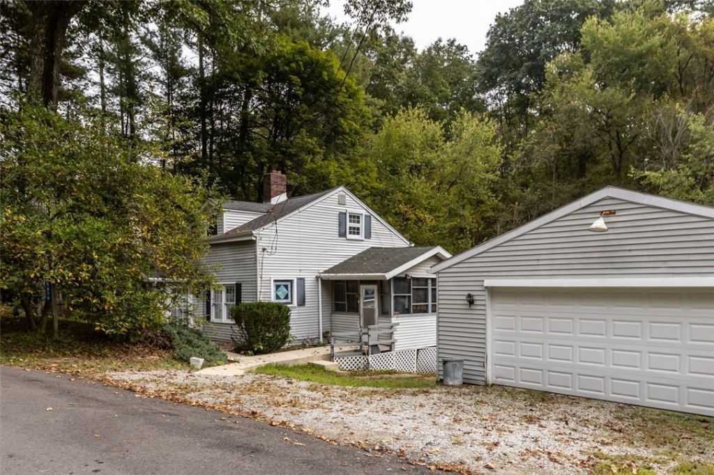 5879 Steele Rd, Murrysville, PA 15668 Main Photo