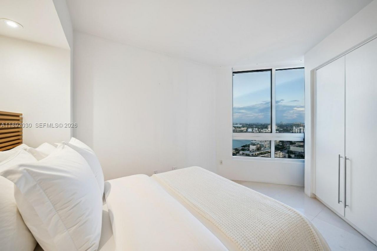 6365 Collins Ave, Unit 2901, Miami Beach, FL 33141 Photo