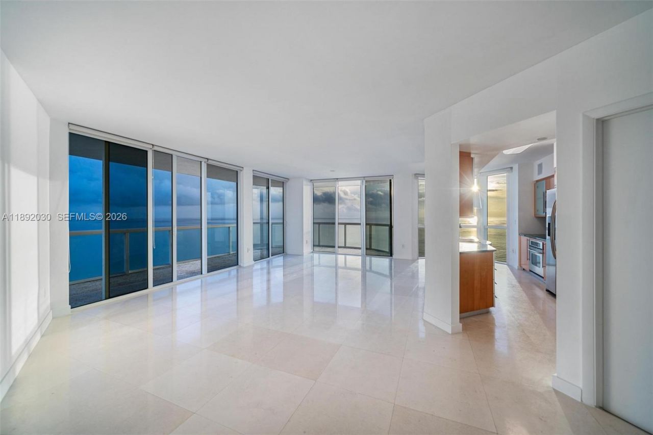6365 Collins Ave, Unit 2901, Miami Beach, FL 33141 Photo