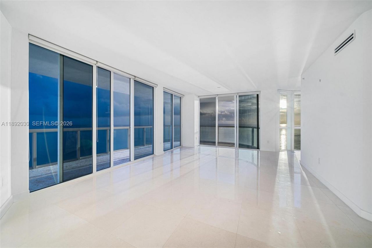 6365 Collins Ave, Unit 2901, Miami Beach, FL 33141 Photo