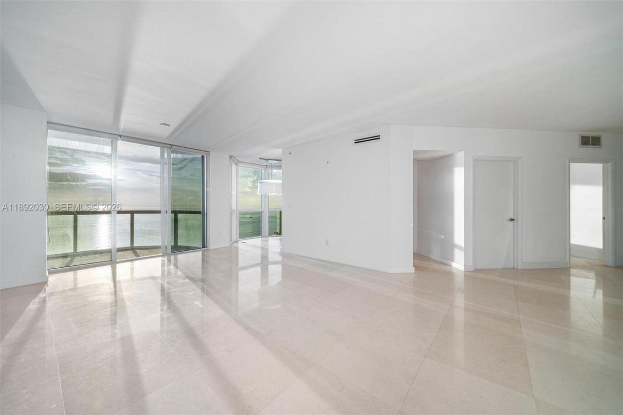 6365 Collins Ave, Unit 2901, Miami Beach, FL 33141 Photo