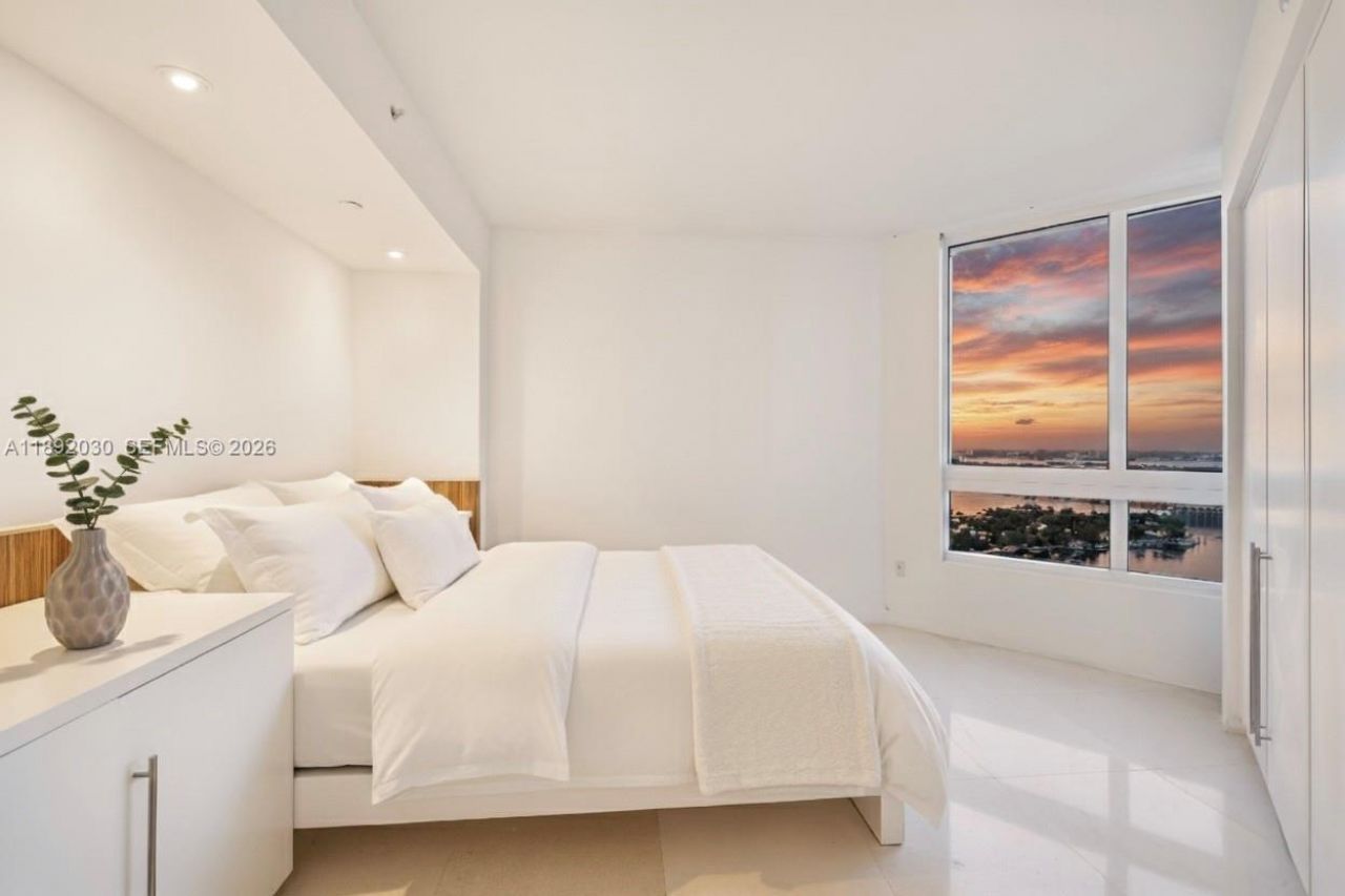 6365 Collins Ave, Unit 2901, Miami Beach, FL 33141 Photo