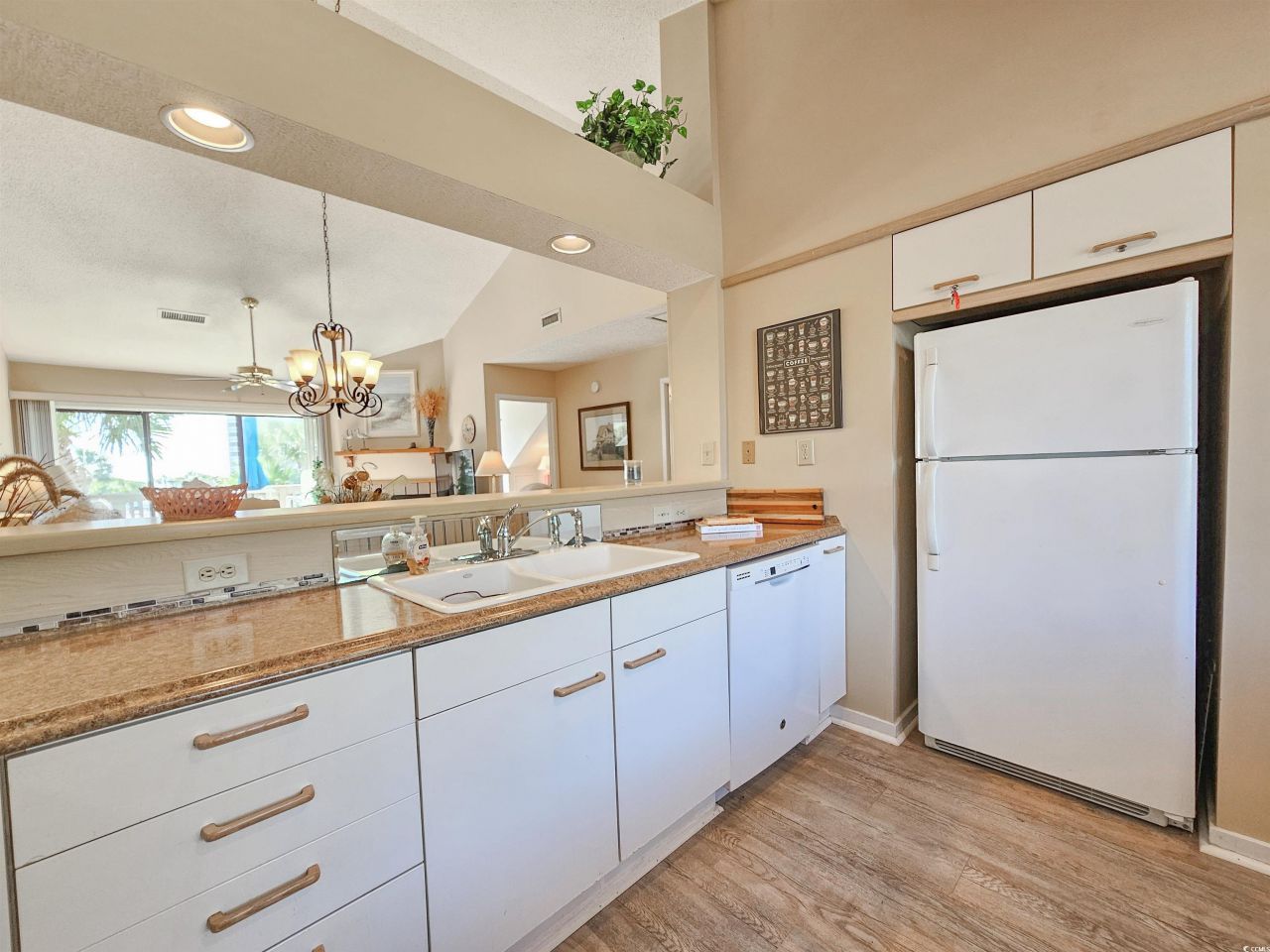 125 Hartland Dr. Photo 18