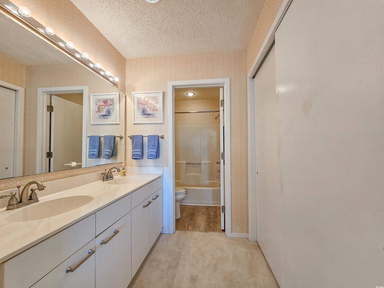 125 Hartland Dr. Photo 25