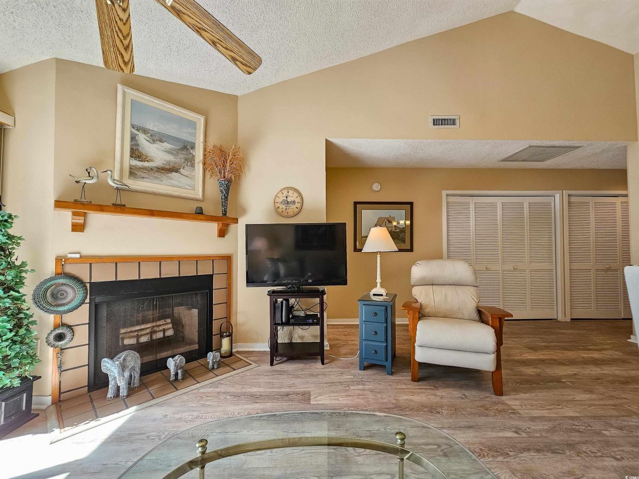 125 Hartland Dr. Photo 8