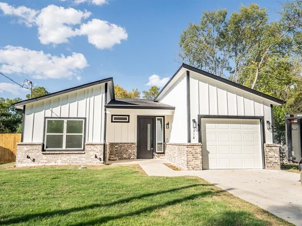 316 Beckham Street W, Sulphur Springs, TX 75482