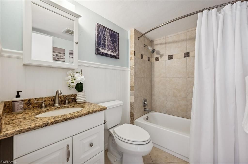 72 7th St S, Unit 305, Naples, FL 34102 Photo
