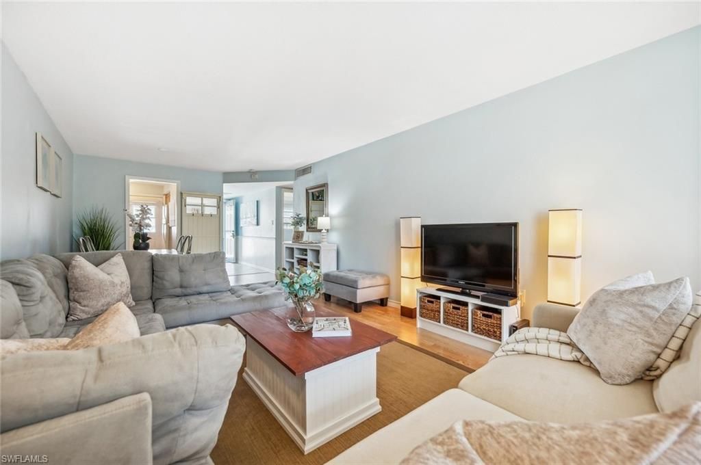 72 7th St S, Unit 305, Naples, FL 34102 Photo