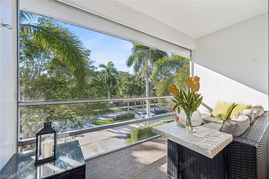 72 7th St S, Unit 305, Naples, FL 34102 Photo