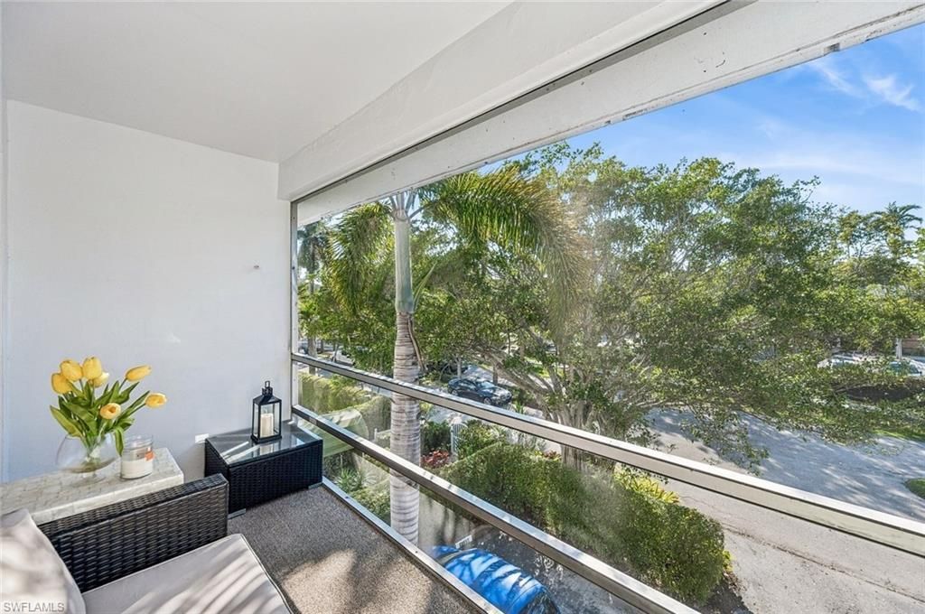 72 7th St S, Unit 305, Naples, FL 34102 Photo