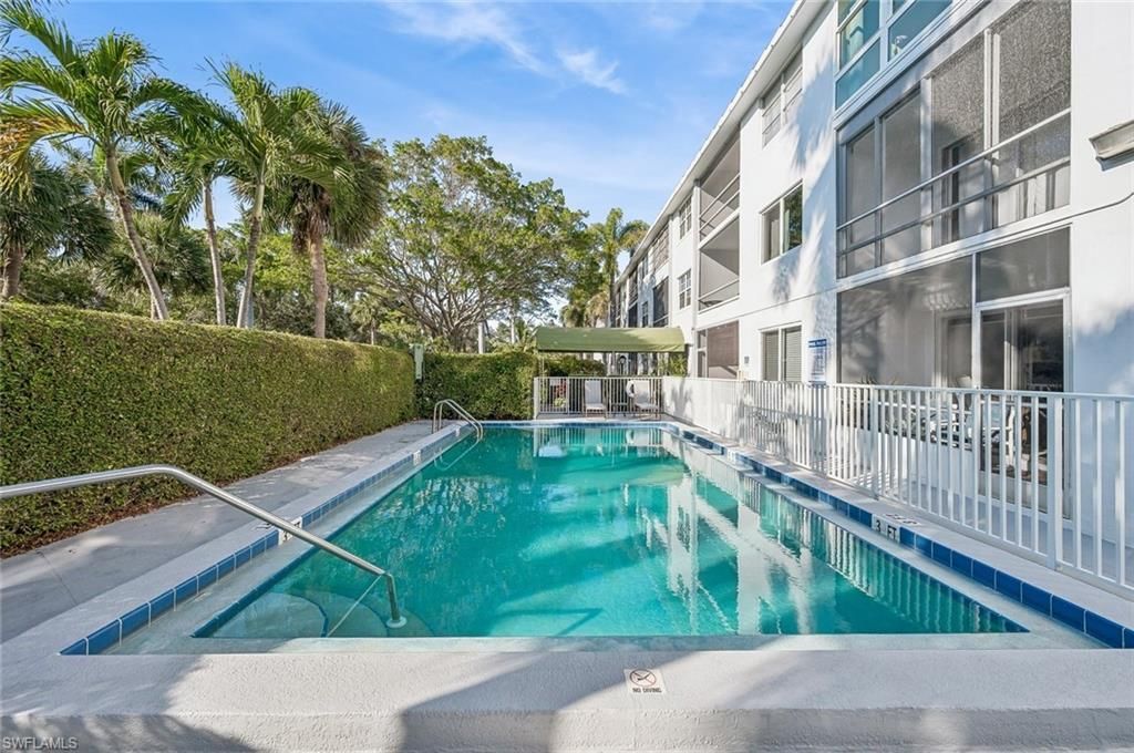 72 7th St S, Unit 305, Naples, FL 34102 Photo