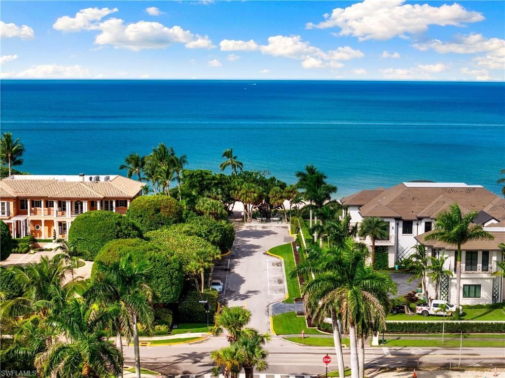 72 7th St S, Unit 305, Naples, FL 34102 Photo