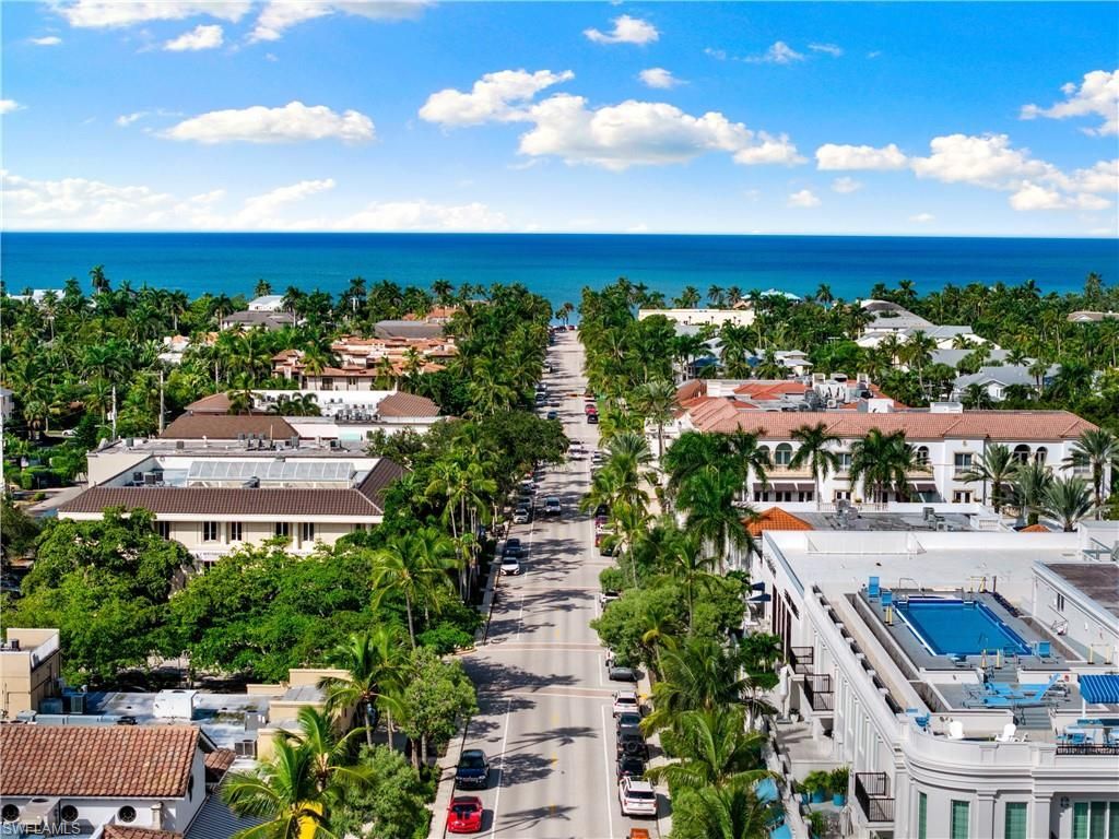 72 7th St S, Unit 305, Naples, FL 34102 Photo