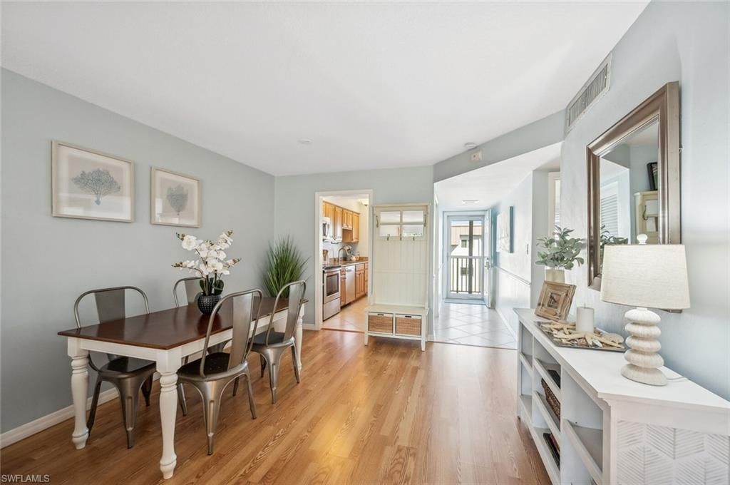 72 7th St S, Unit 305, Naples, FL 34102 Photo