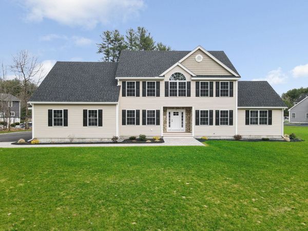 9 Cornstalk Lane, Pelham, NH 03076