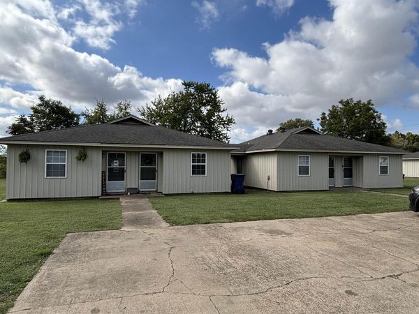 555 Clement Ln, Gosnell, AR 72315