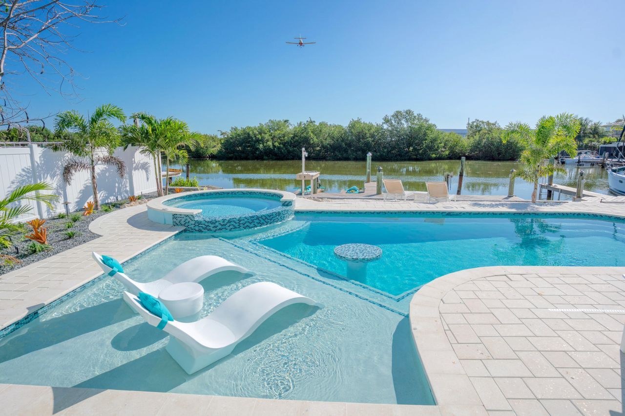 398 70th St Gulf, Marathon, FL 33050 Photo