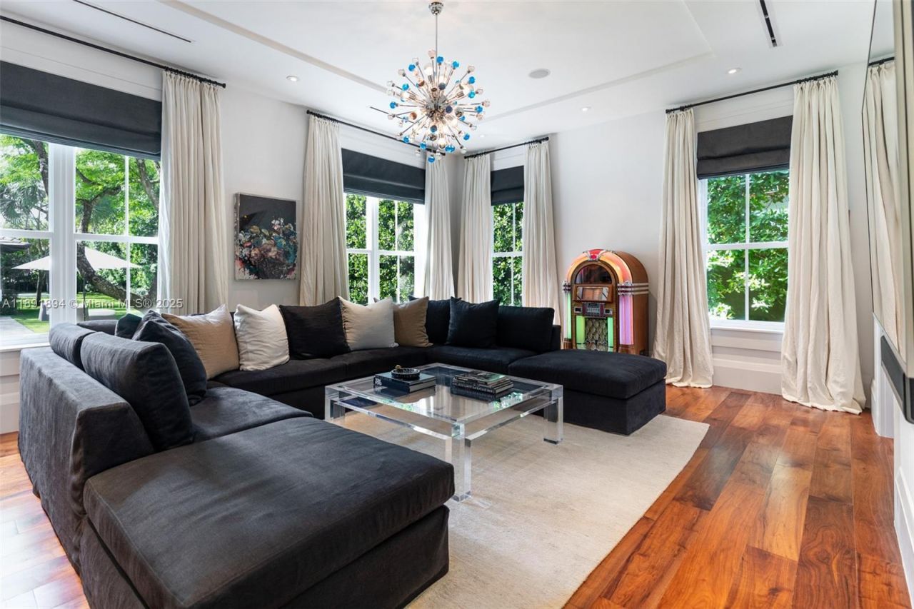 8150 SW 52nd Ave, Miami, FL 33143 Photo