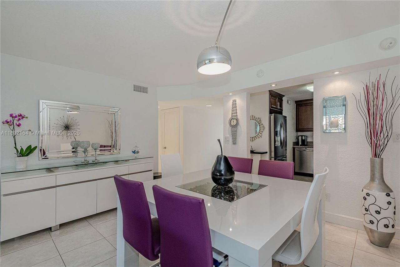 9410 N Hollybrook Lake Dr, Unit 11-109, Pembroke Pines, FL 33025 Photo