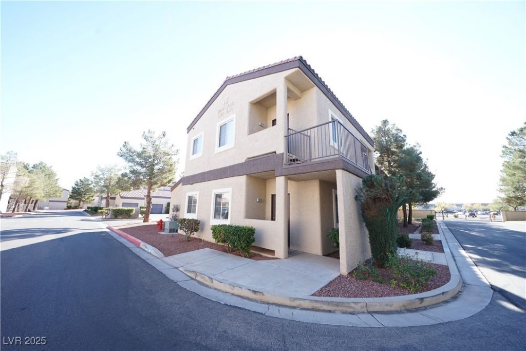 5250 S Rainbow Boulevard, Unit 1075, Las Vegas, NV 89118 Main Photo