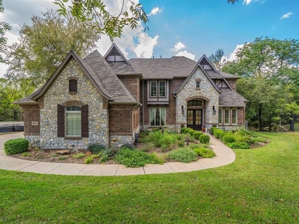 1811 Magic Valley Lane, Cedar Hill, TX 75104