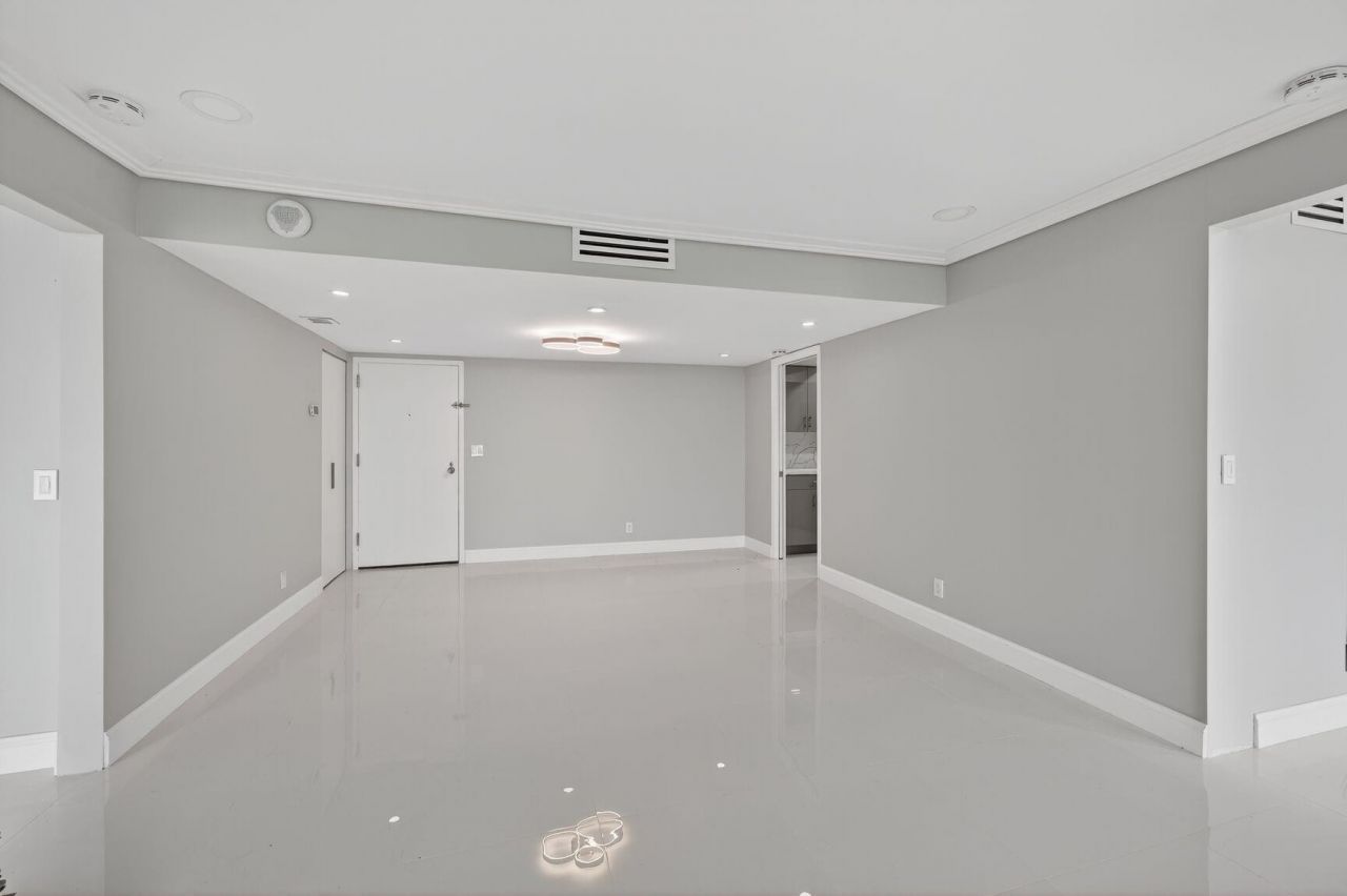 2400 Presidential Way, Unit 505, West Palm Beach, FL 33401 Photo