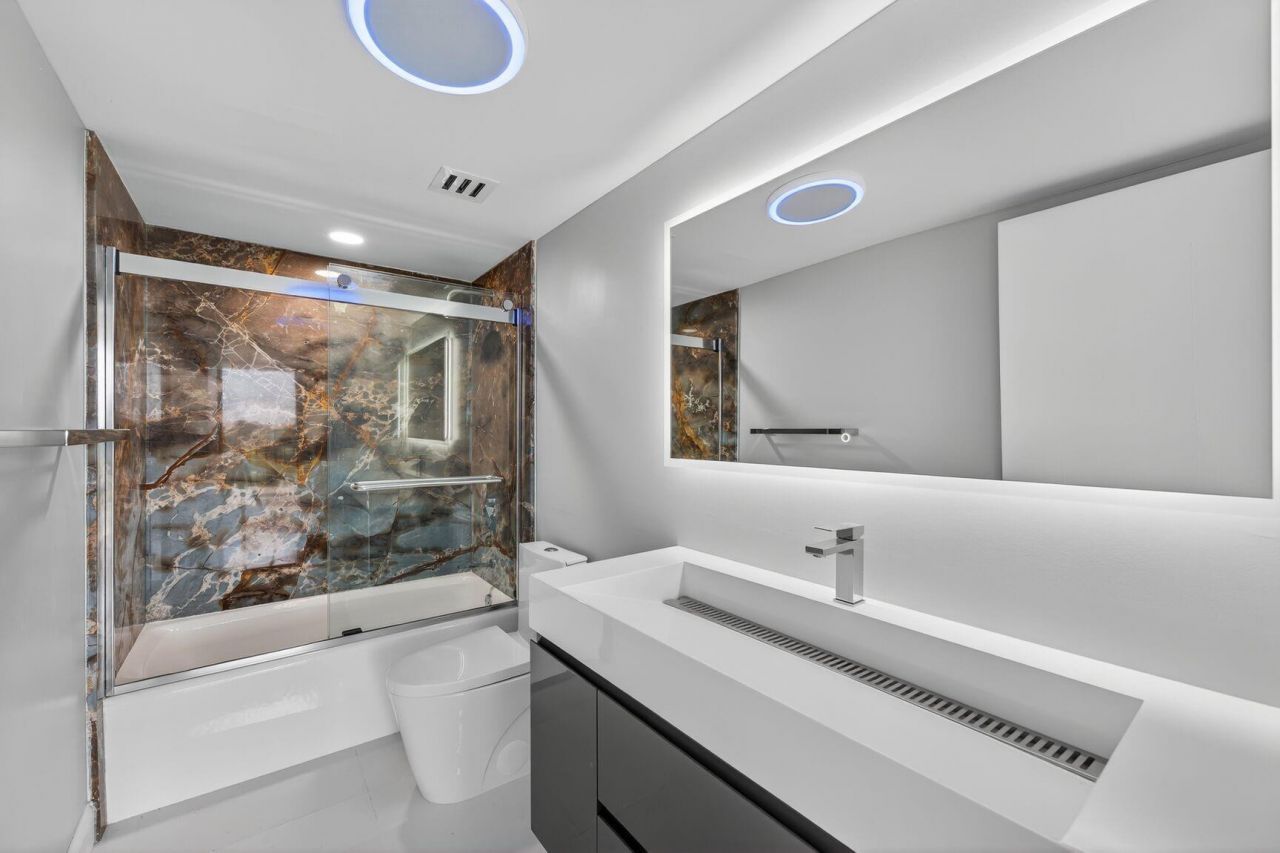 2400 Presidential Way, Unit 505, West Palm Beach, FL 33401 Photo