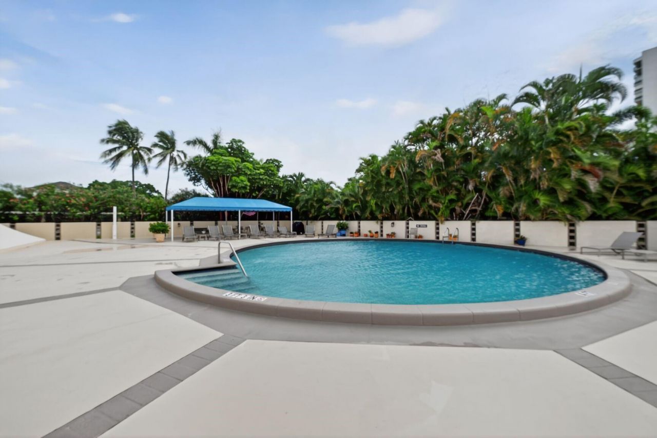 2400 Presidential Way, Unit 505, West Palm Beach, FL 33401 Photo
