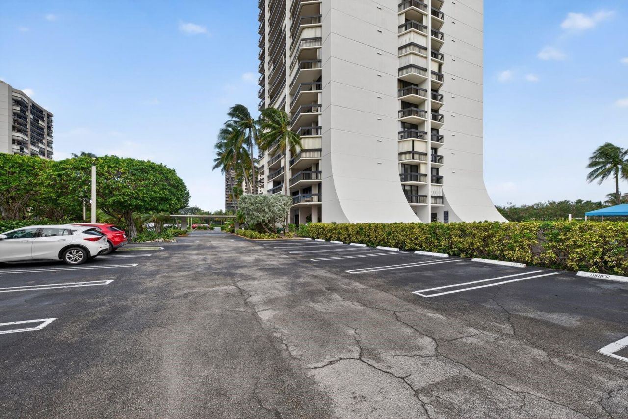 2400 Presidential Way, Unit 505, West Palm Beach, FL 33401 Photo