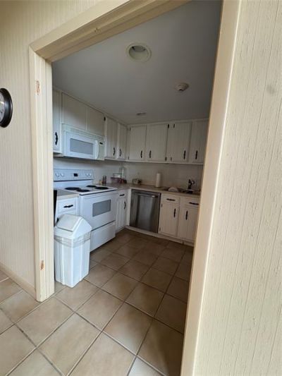 2400 Presidential Way, Unit 505, West Palm Beach, FL 33401 Photo