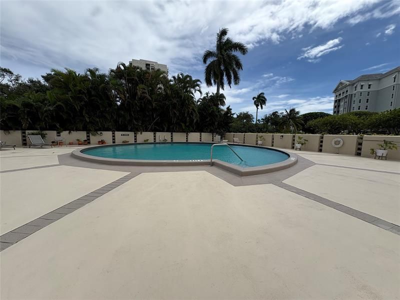 2400 Presidential Way, Unit 505, West Palm Beach, FL 33401 Photo