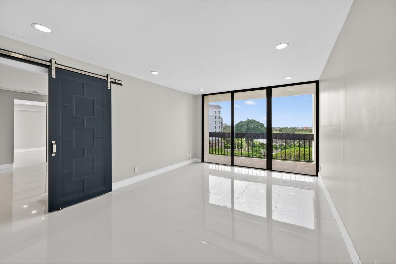 2400 Presidential Way, Unit 505, West Palm Beach, FL 33401 Photo