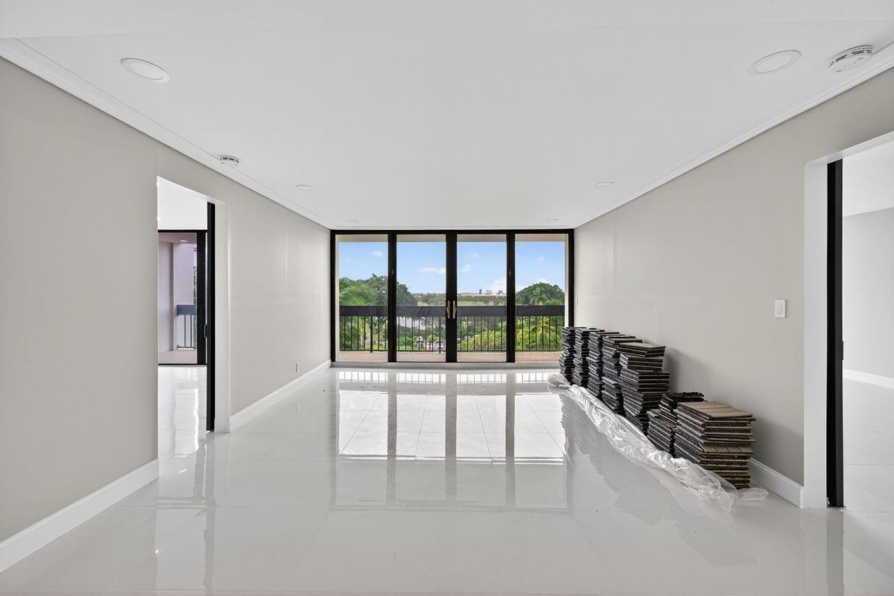 2400 Presidential Way, Unit 505, West Palm Beach, FL 33401 Photo