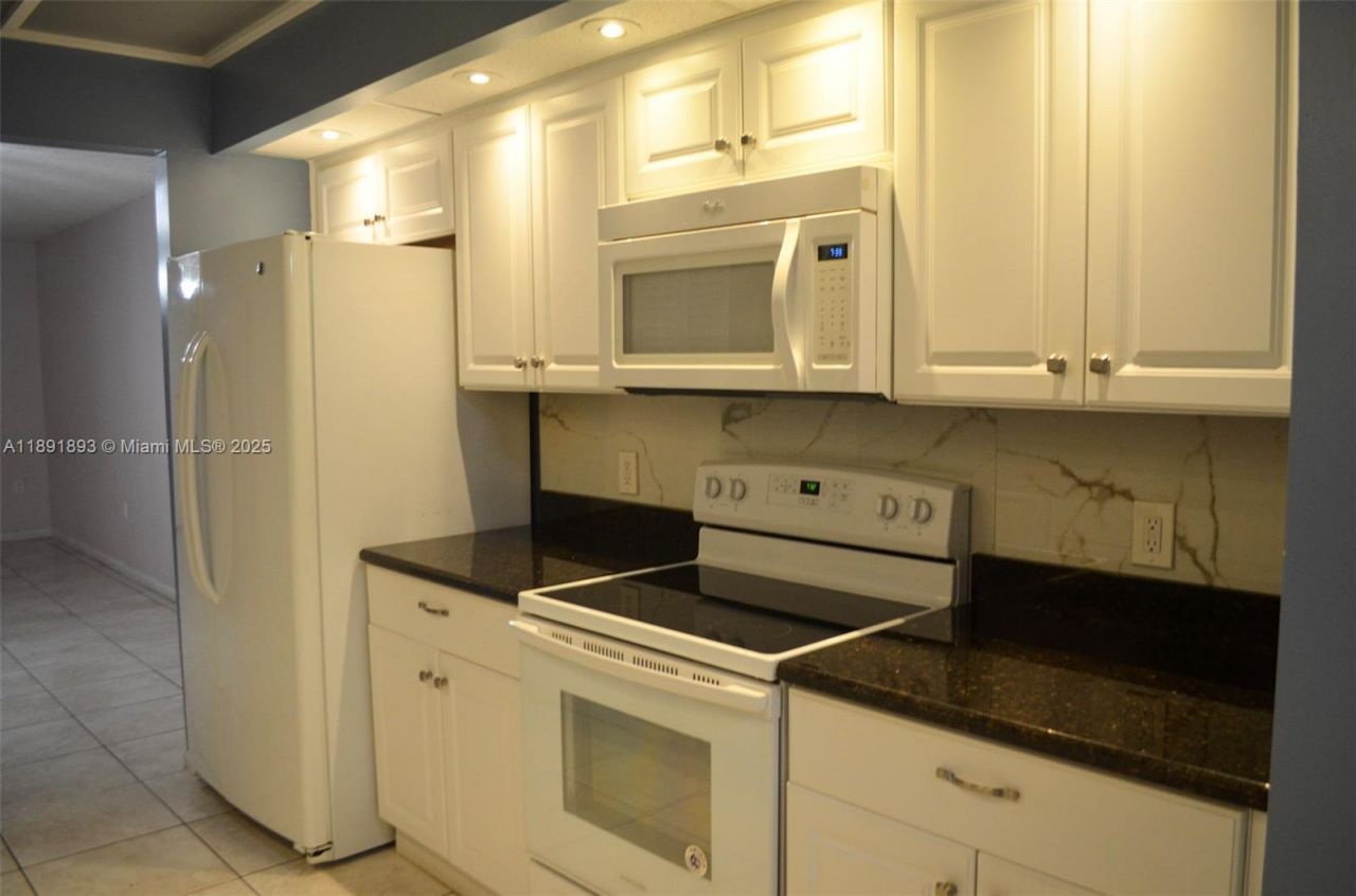 800 SW 142nd Ave, Unit 104N, Pembroke Pines, FL 33027 Photo