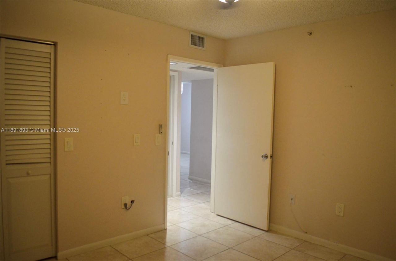 800 SW 142nd Ave, Unit 104N, Pembroke Pines, FL 33027 Photo
